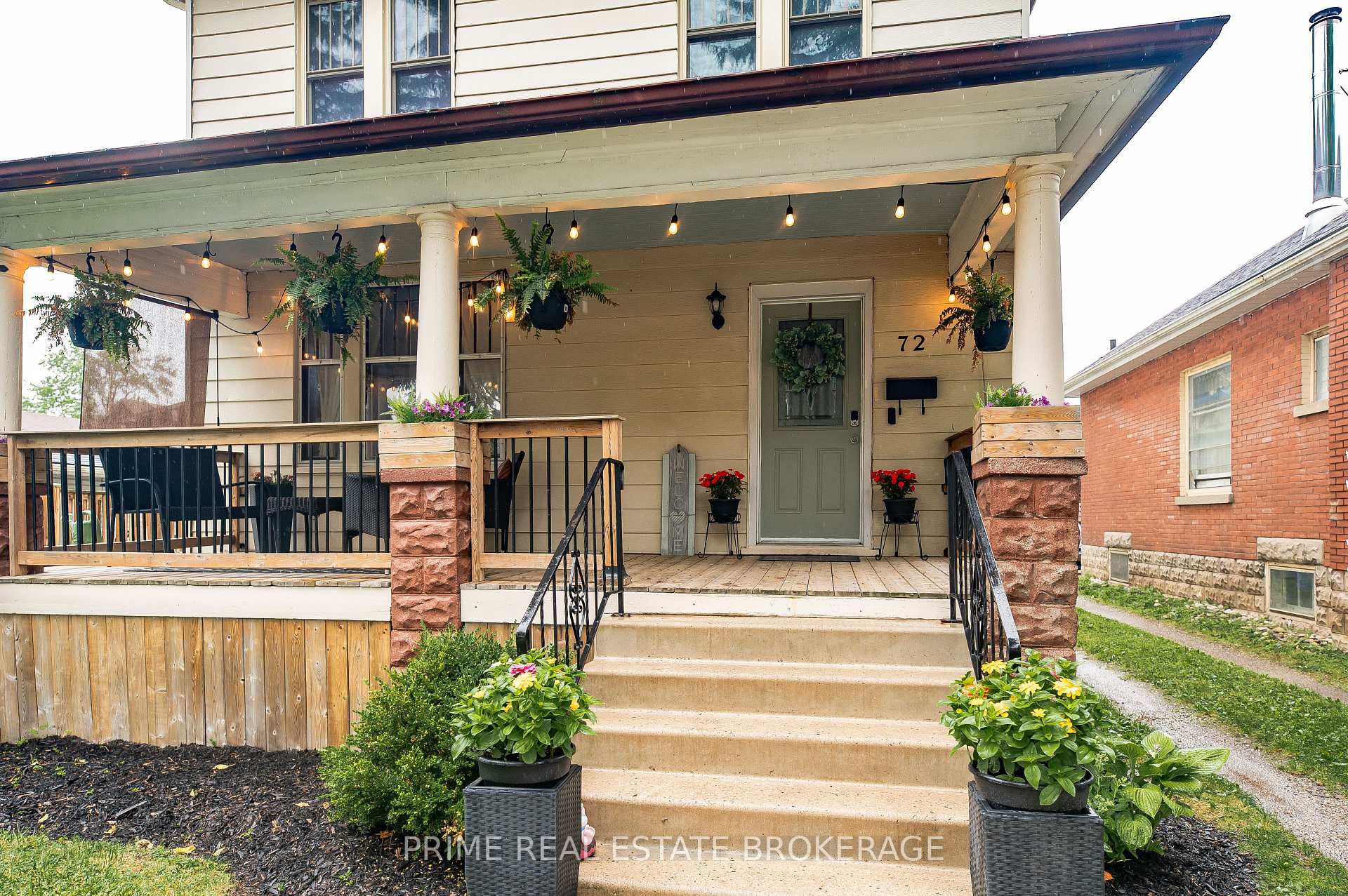 Photo 3 of 72 Walnut Street, St. Thomas — HOMEH