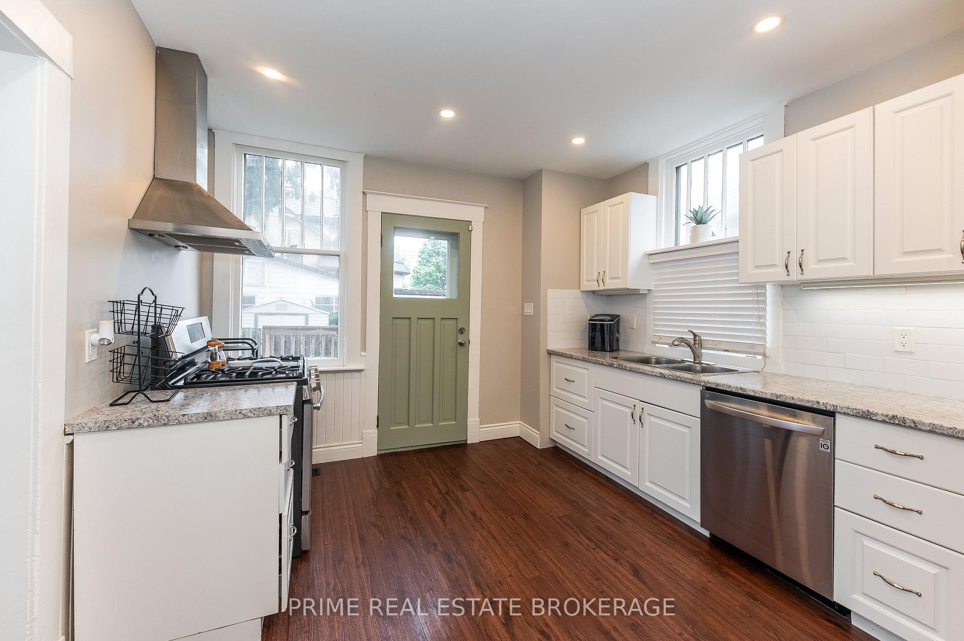 Photo 10 of 72 Walnut Street, St. Thomas — HOMEH