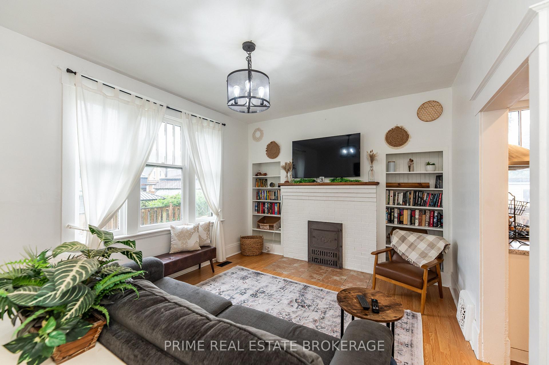 Photo 17 of 72 Walnut Street, St. Thomas — HOMEH
