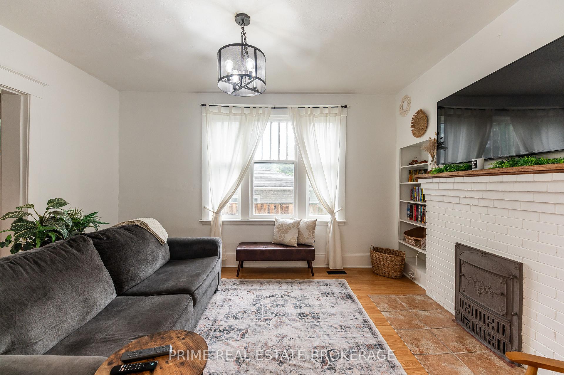 Photo 18 of 72 Walnut Street, St. Thomas — HOMEH
