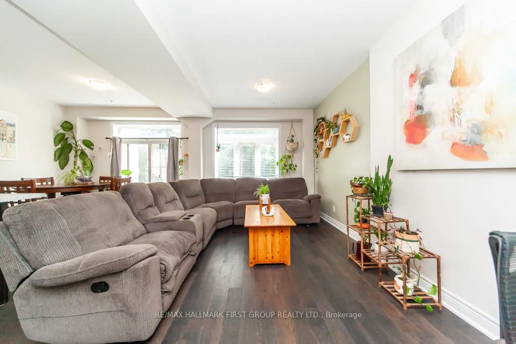 Photo 6 of 99 Manhattan Court, St. Catharines, Haig — HOMEH