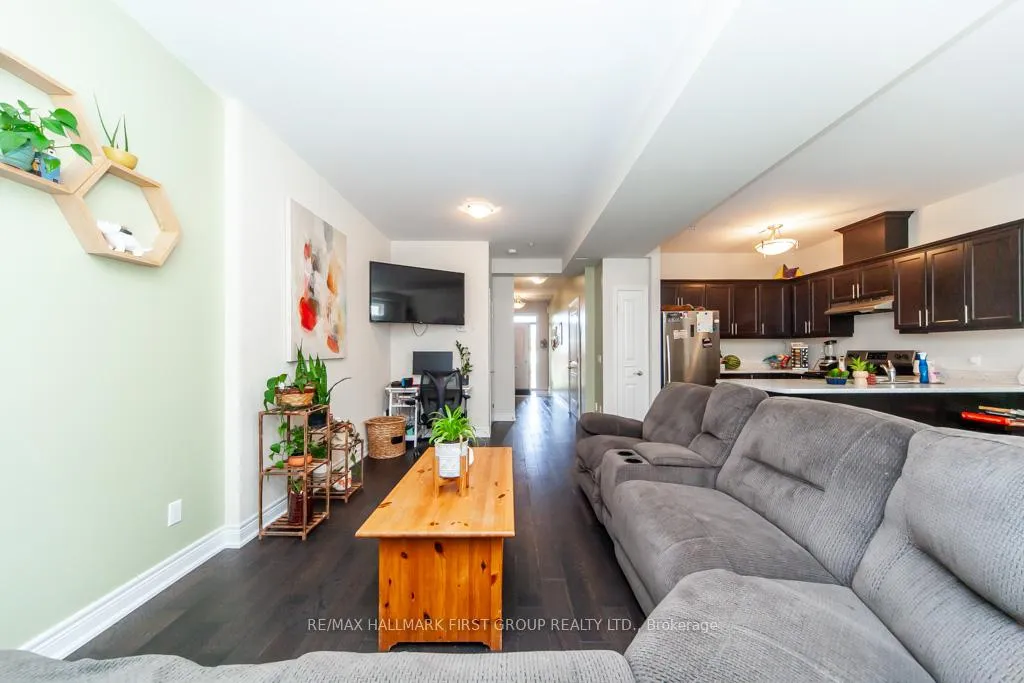 Photo 7 of 99 Manhattan Court, St. Catharines, Haig — HOMEH