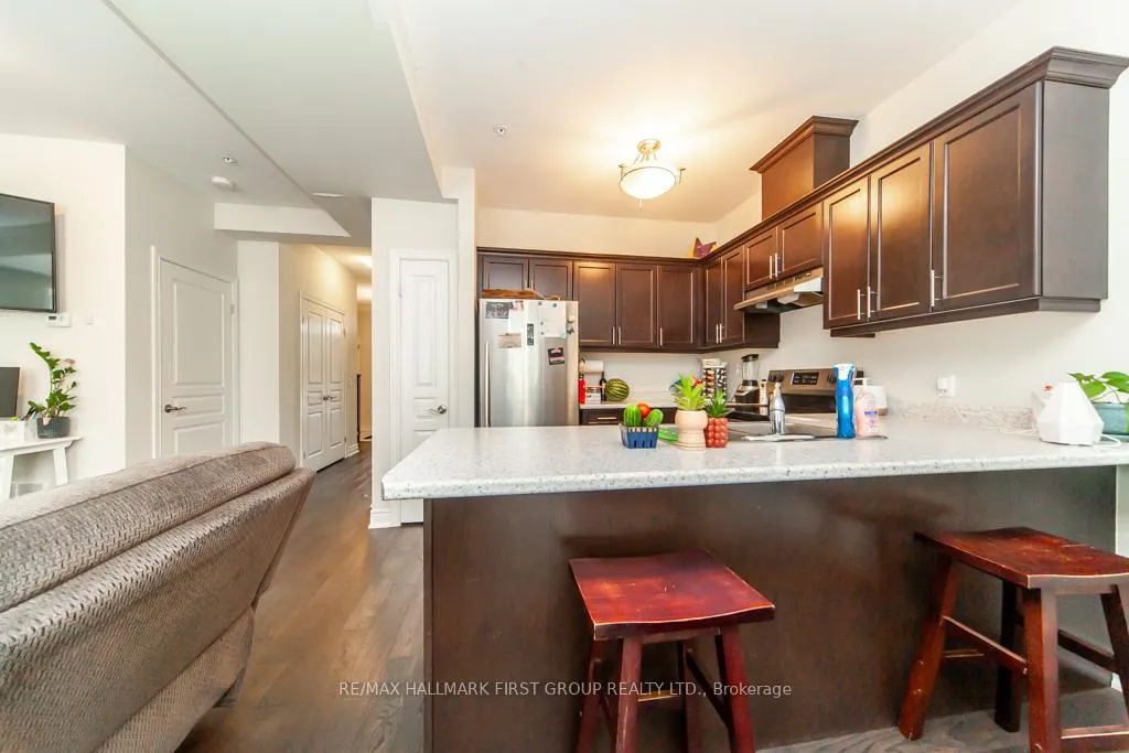 Photo 11 of 99 Manhattan Court, St. Catharines, Haig — HOMEH
