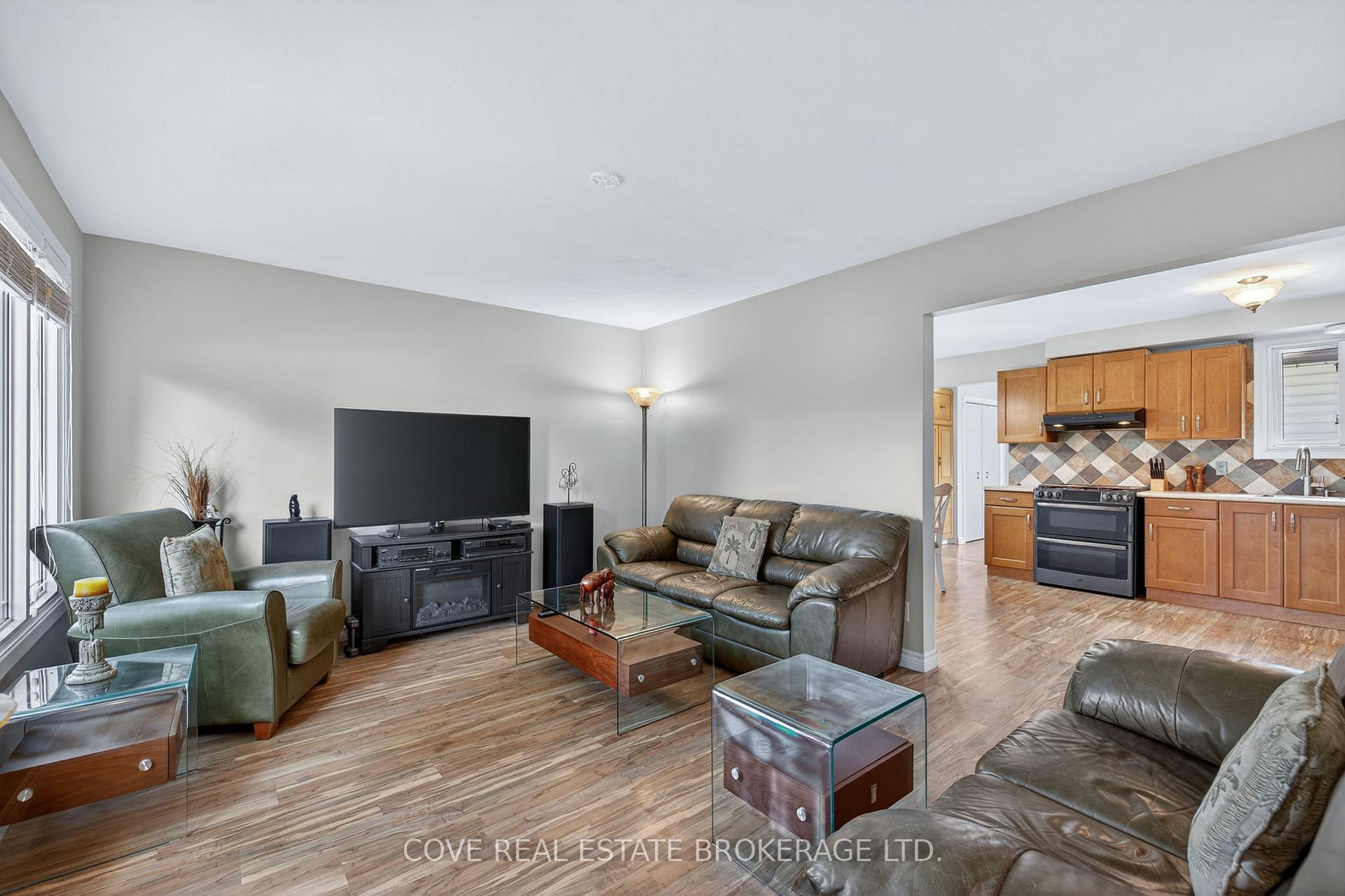 Photo 7 of 2 Aspen Avenue, St. Thomas — HOMEH