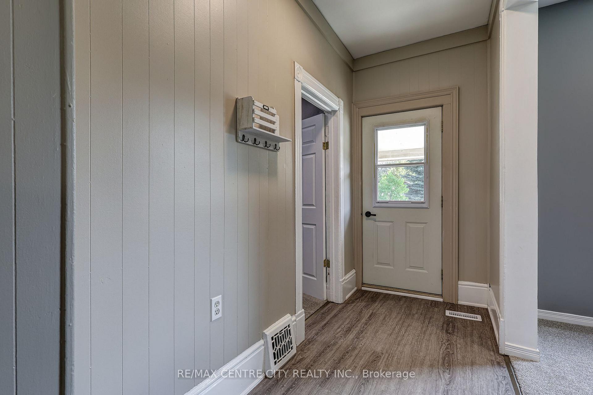 Photo 5 of 16 Woodworth Avenue, St. Thomas — HOMEH
