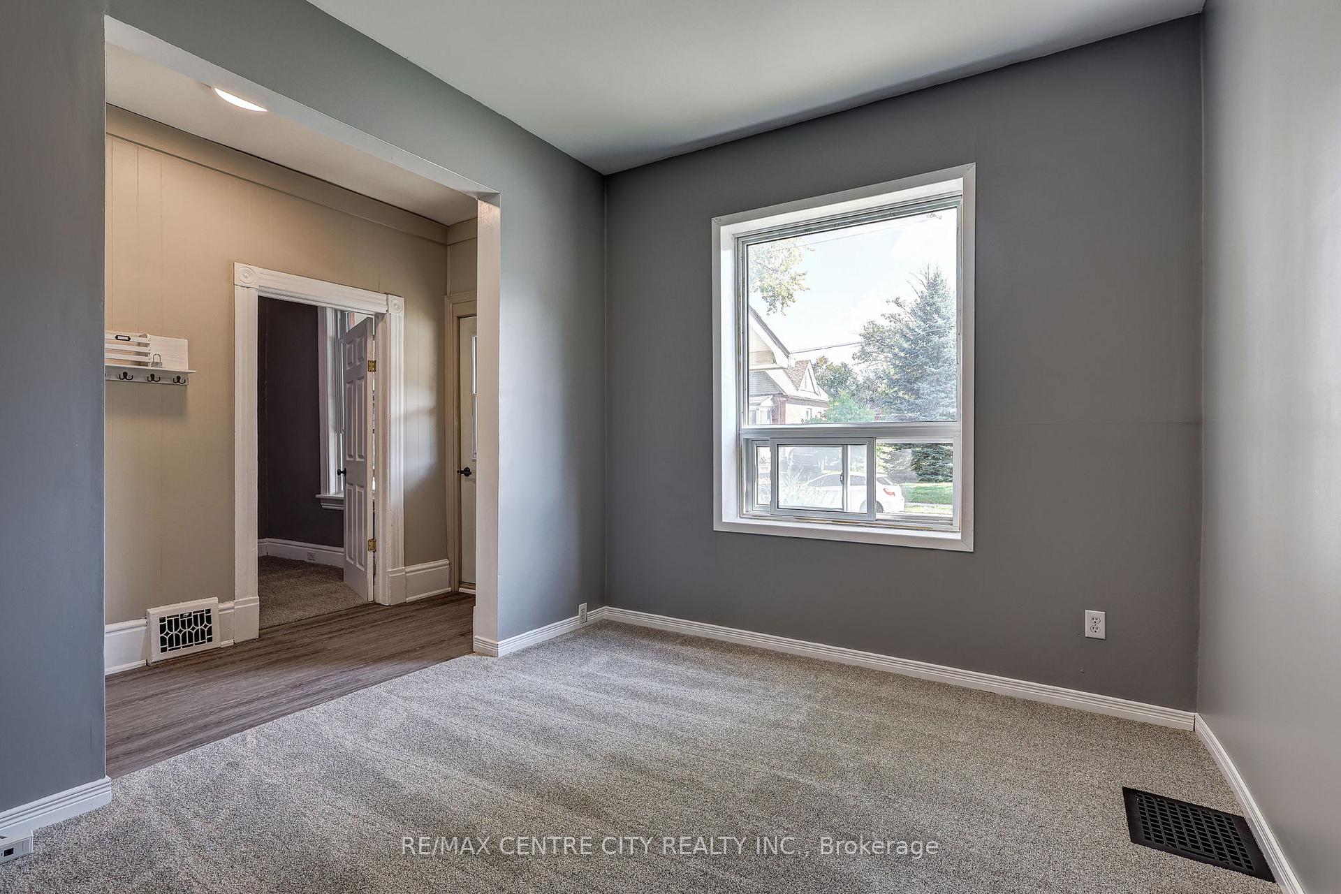 Photo 8 of 16 Woodworth Avenue, St. Thomas — HOMEH