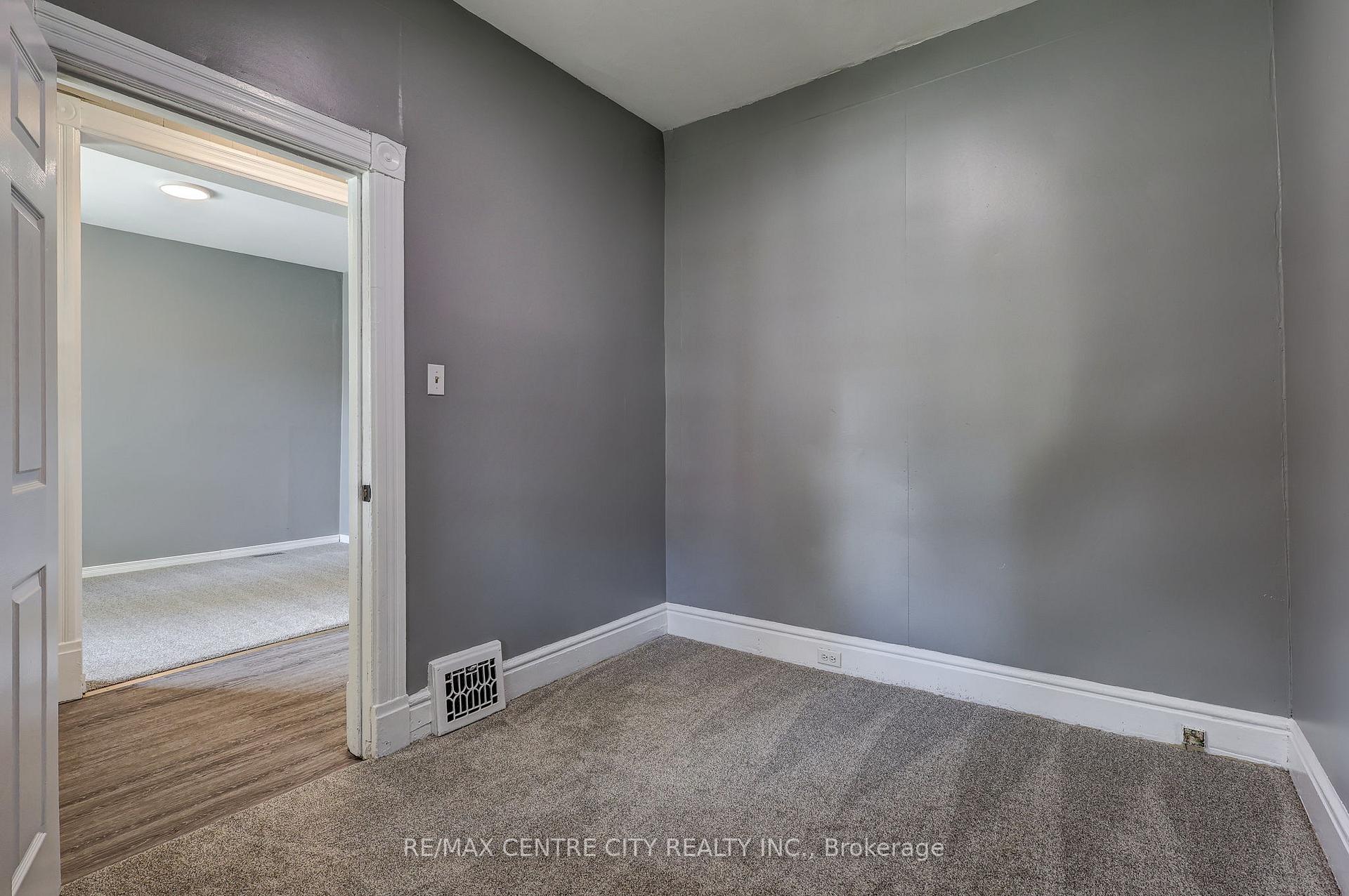 Photo 11 of 16 Woodworth Avenue, St. Thomas — HOMEH