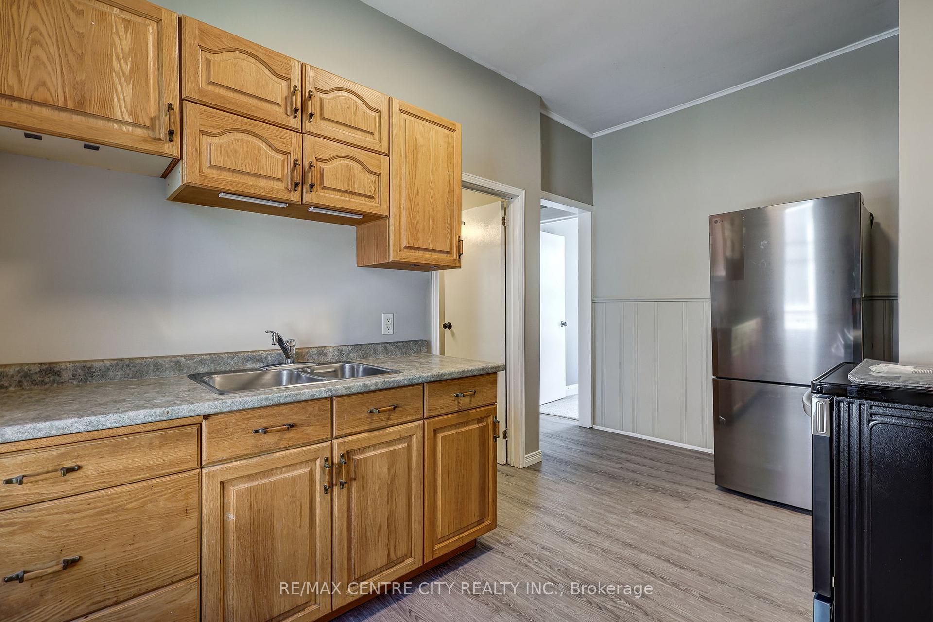 Photo 15 of 16 Woodworth Avenue, St. Thomas — HOMEH