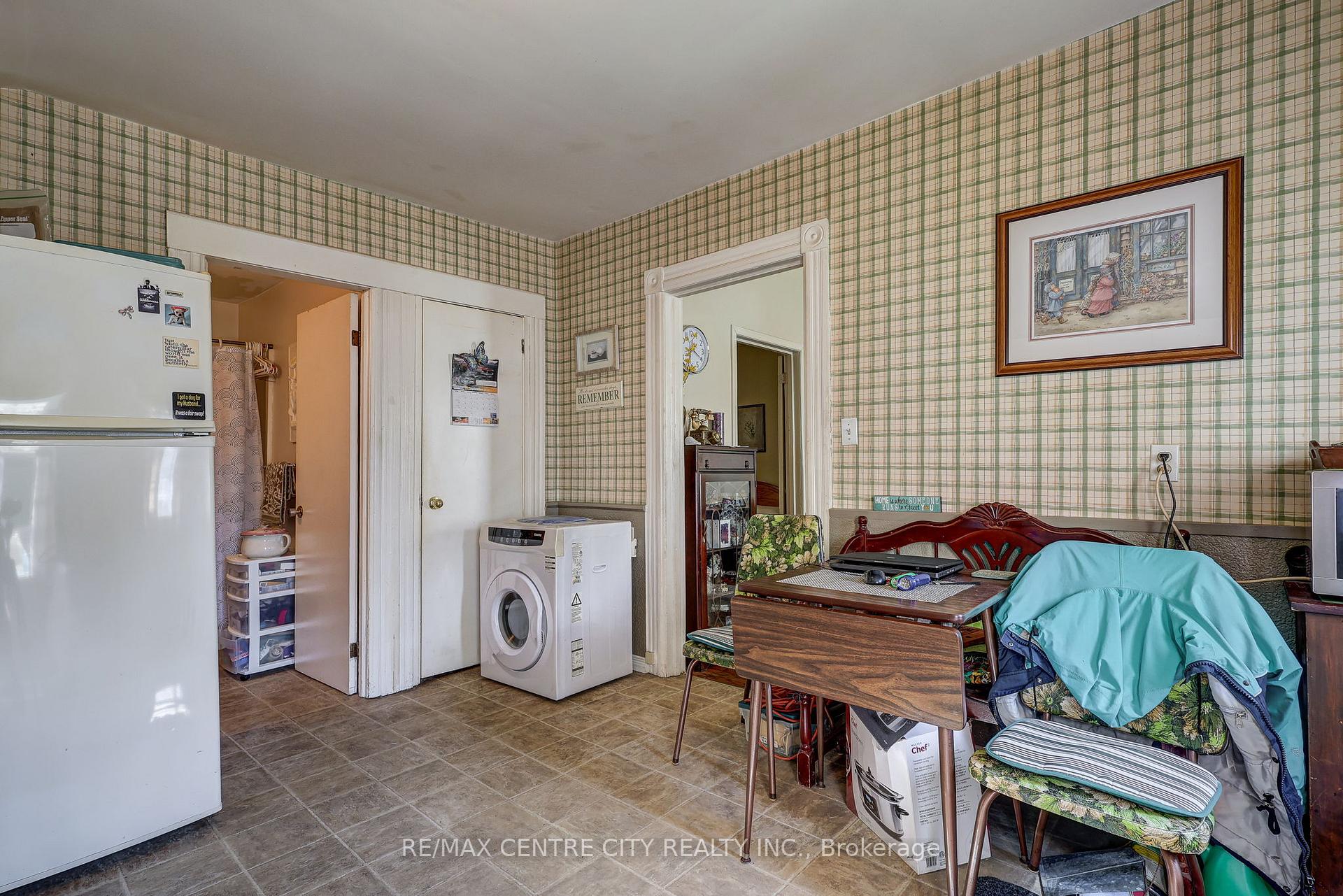 Photo 21 of 16 Woodworth Avenue, St. Thomas — HOMEH