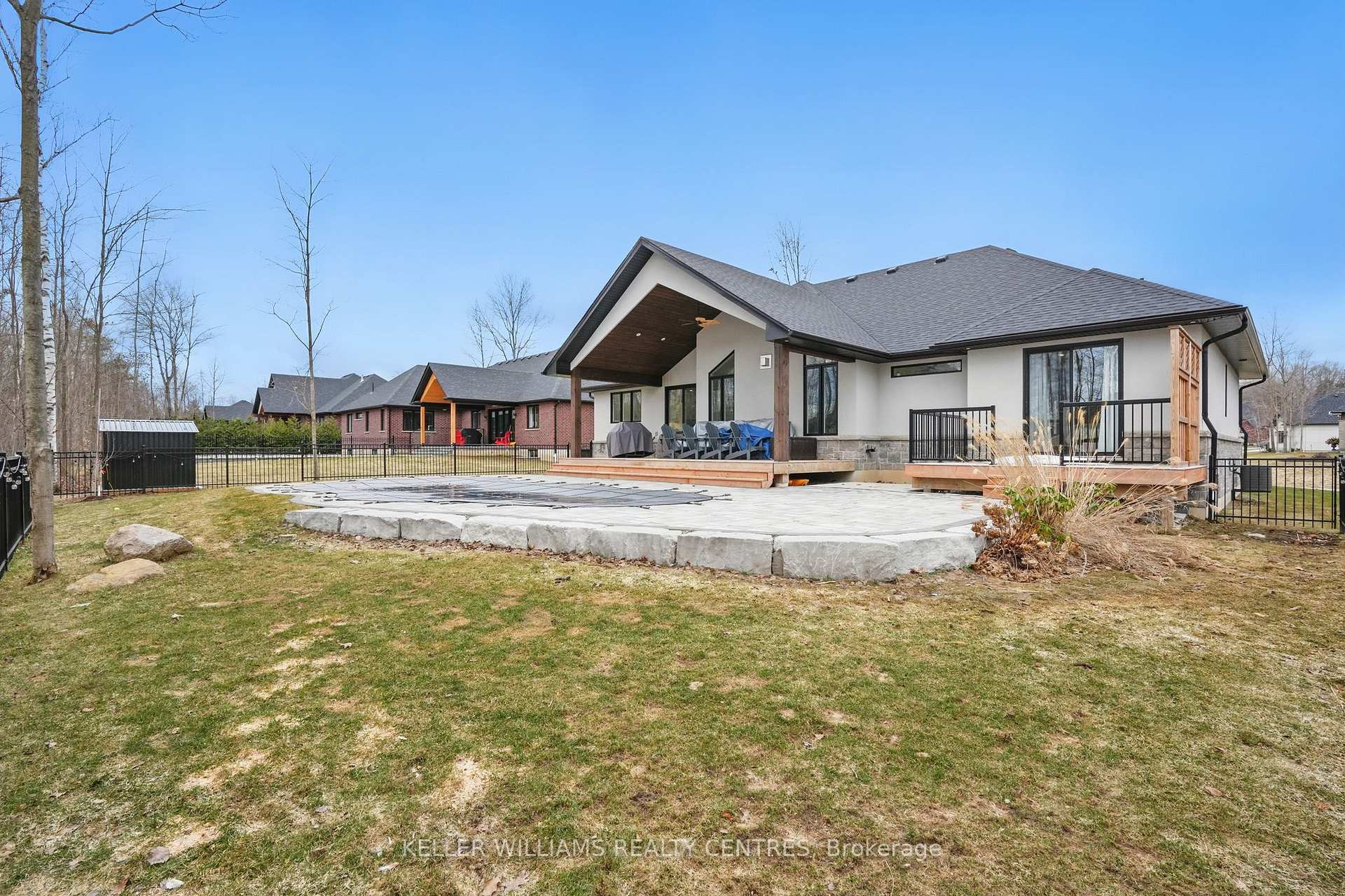 Photo 4 of 17 Walter James Parkway E, Springwater, Snow Valley — HOMEH