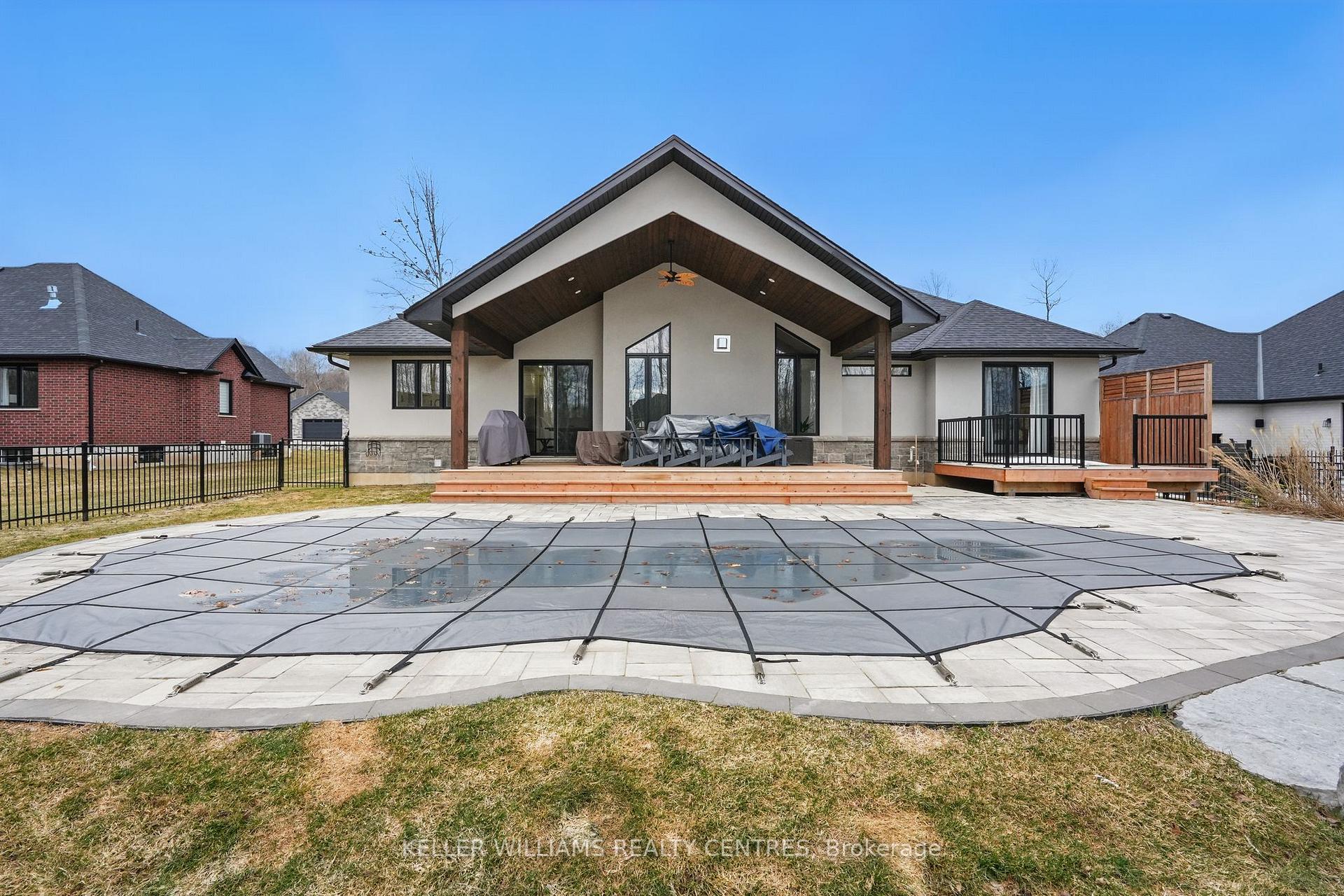 Photo 5 of 17 Walter James Parkway E, Springwater, Snow Valley — HOMEH