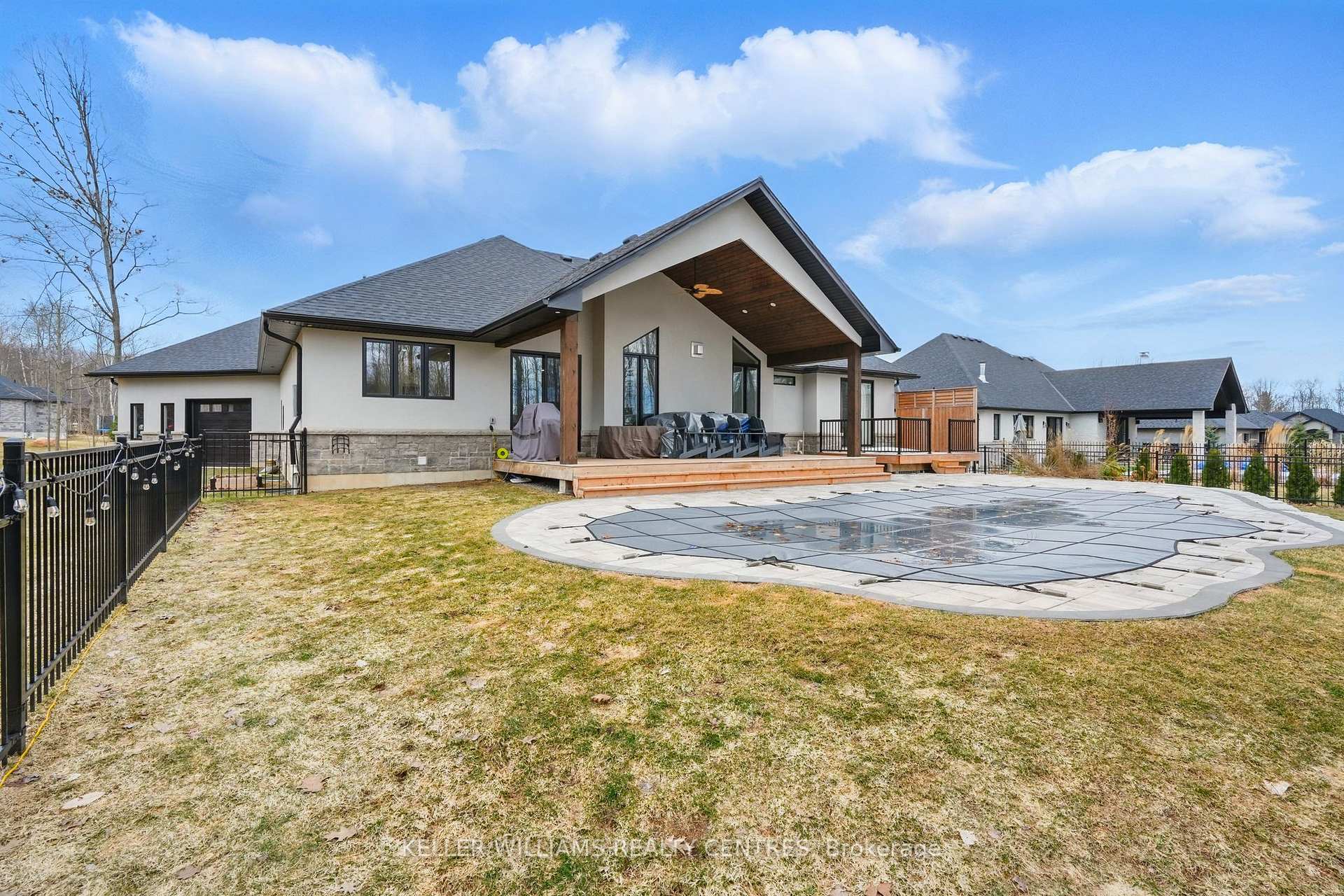 Photo 6 of 17 Walter James Parkway E, Springwater, Snow Valley — HOMEH