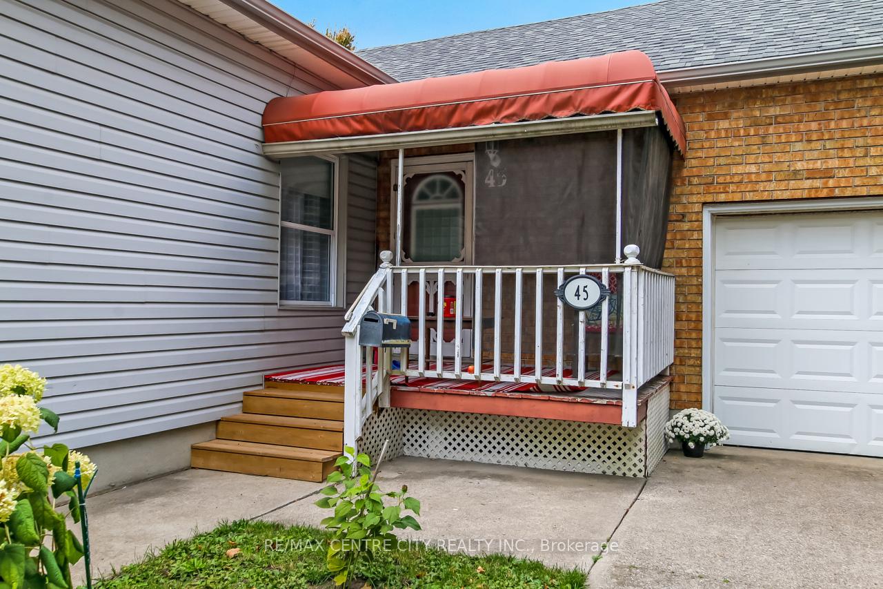 Photo 2 of 45 Mary Street E, St. Thomas — HOMEH