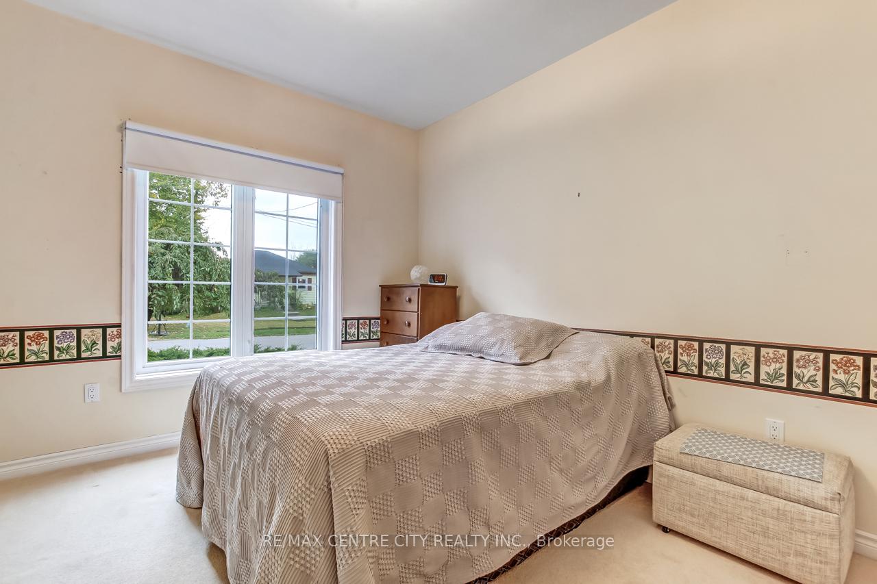 Photo 8 of 45 Mary Street E, St. Thomas — HOMEH