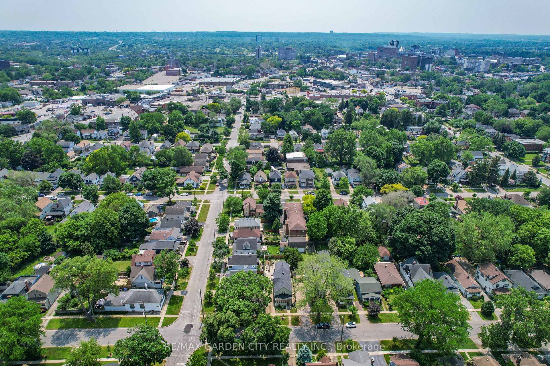 Photo 14 of 218 Russell Avenue S, St. Catharines, Downtown — HOMEH