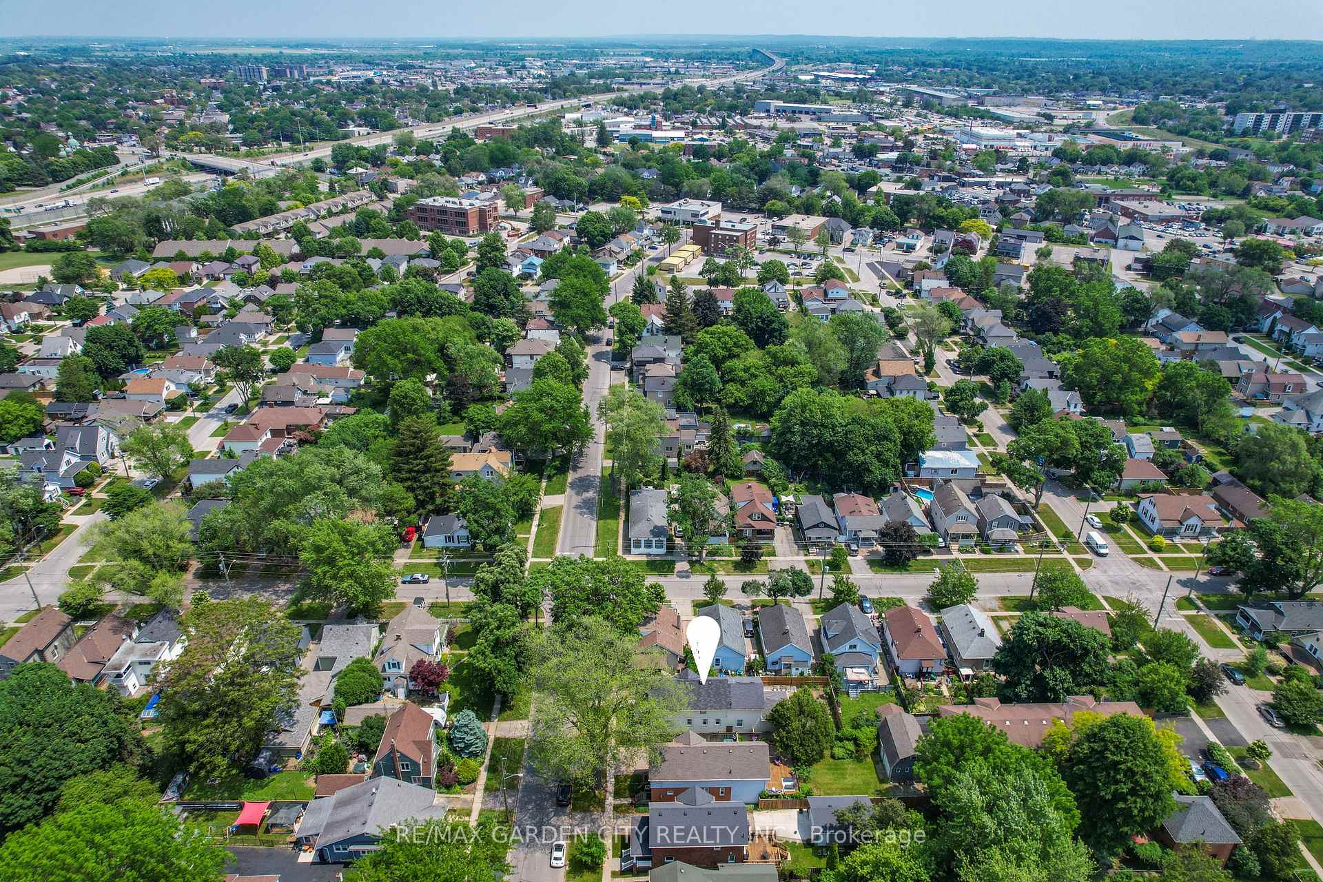 Photo 16 of 218 Russell Avenue S, St. Catharines, Downtown — HOMEH