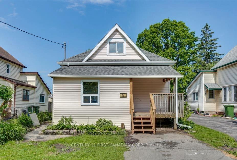 Front of Unit 1, 12 Woodworth Avenue