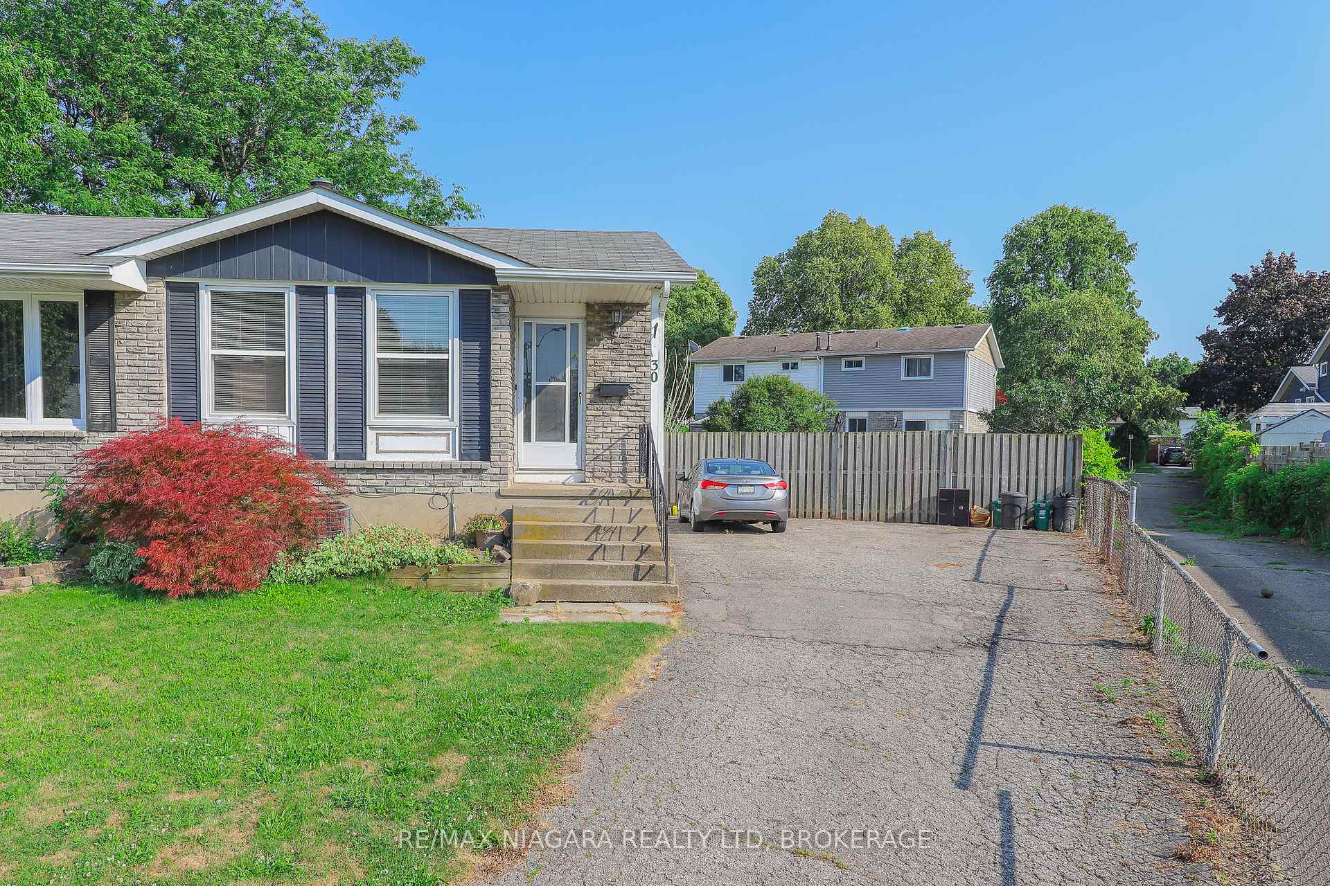 Photo 1 of 30 Garfield Lane, St. Catharines, Haig — HOMEH