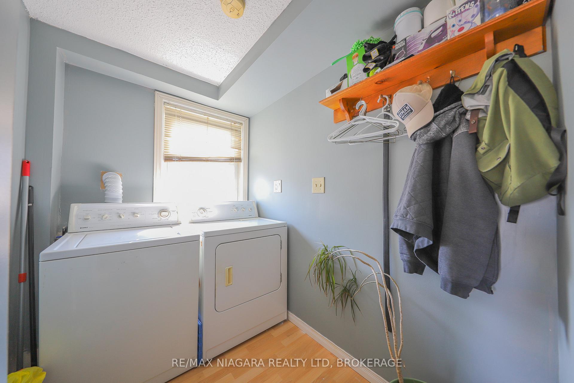 Photo 13 of 30 Garfield Lane, St. Catharines, Haig — HOMEH