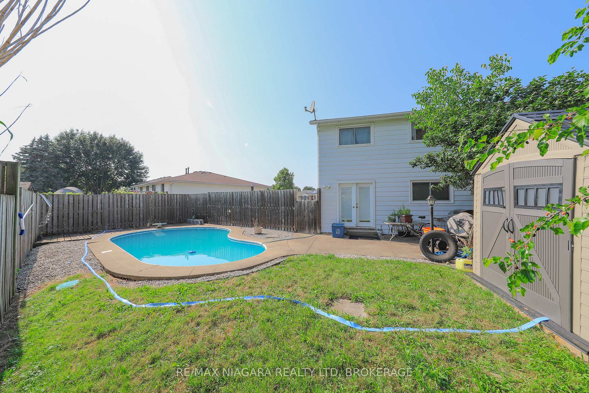 Photo 15 of 30 Garfield Lane, St. Catharines, Haig — HOMEH