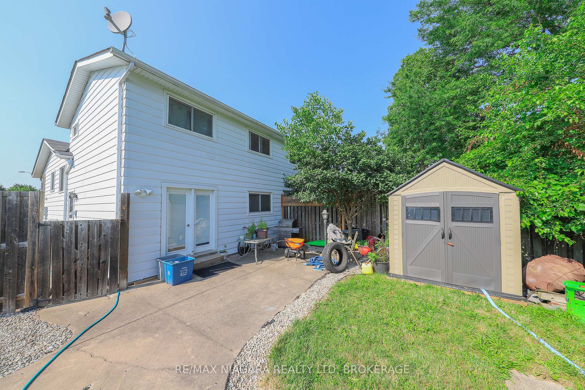 Photo 16 of 30 Garfield Lane, St. Catharines, Haig — HOMEH