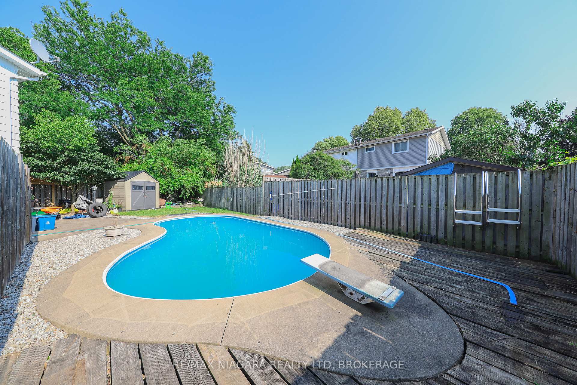 Photo 19 of 30 Garfield Lane, St. Catharines, Haig — HOMEH