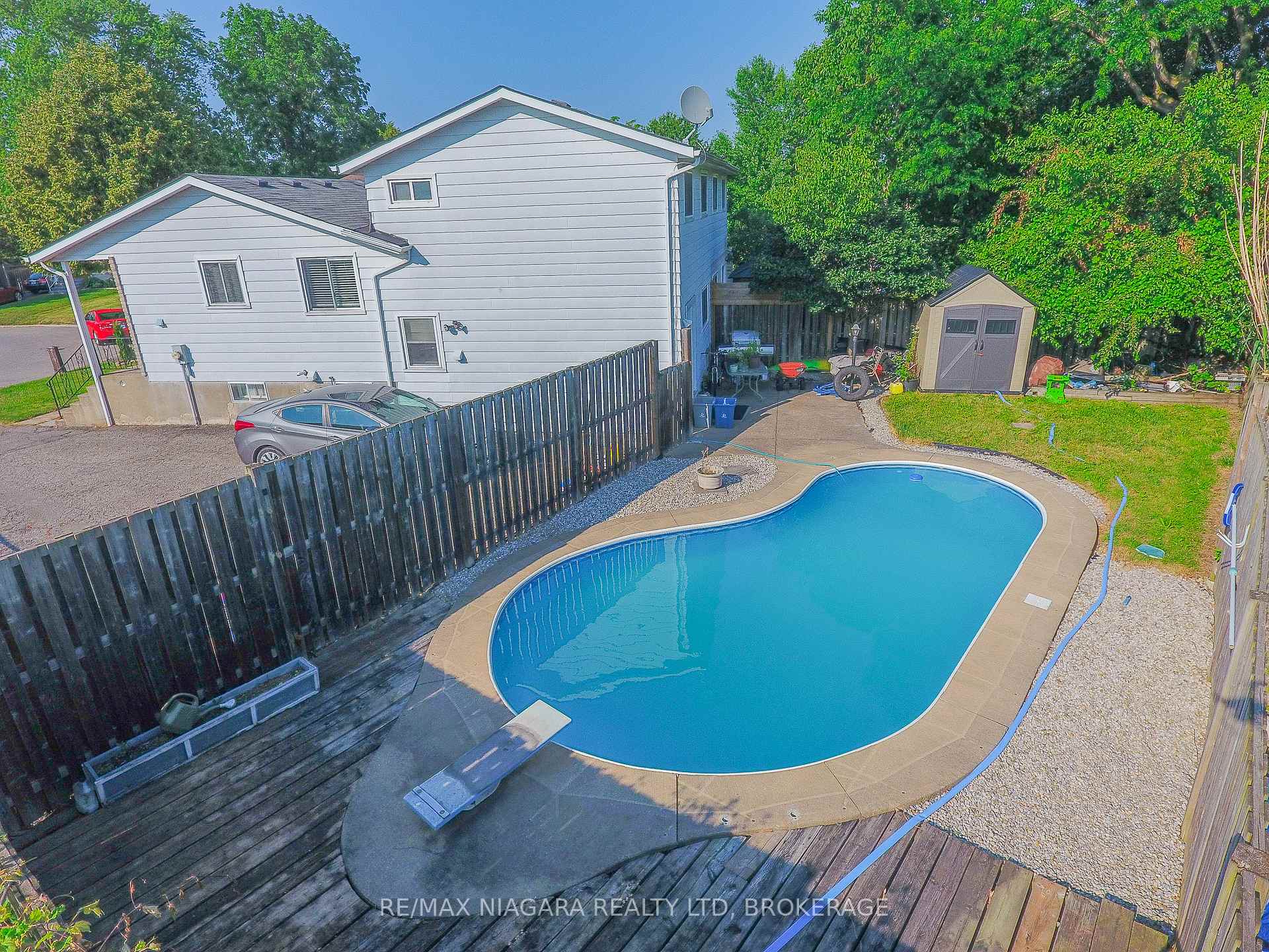 Photo 21 of 30 Garfield Lane, St. Catharines, Haig — HOMEH