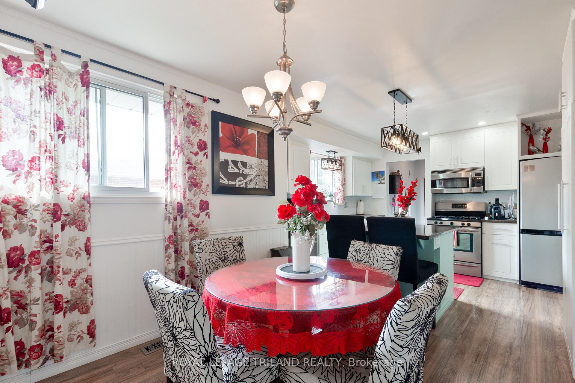 Photo 5 of 11 Gregory Place, St. Thomas — HOMEH