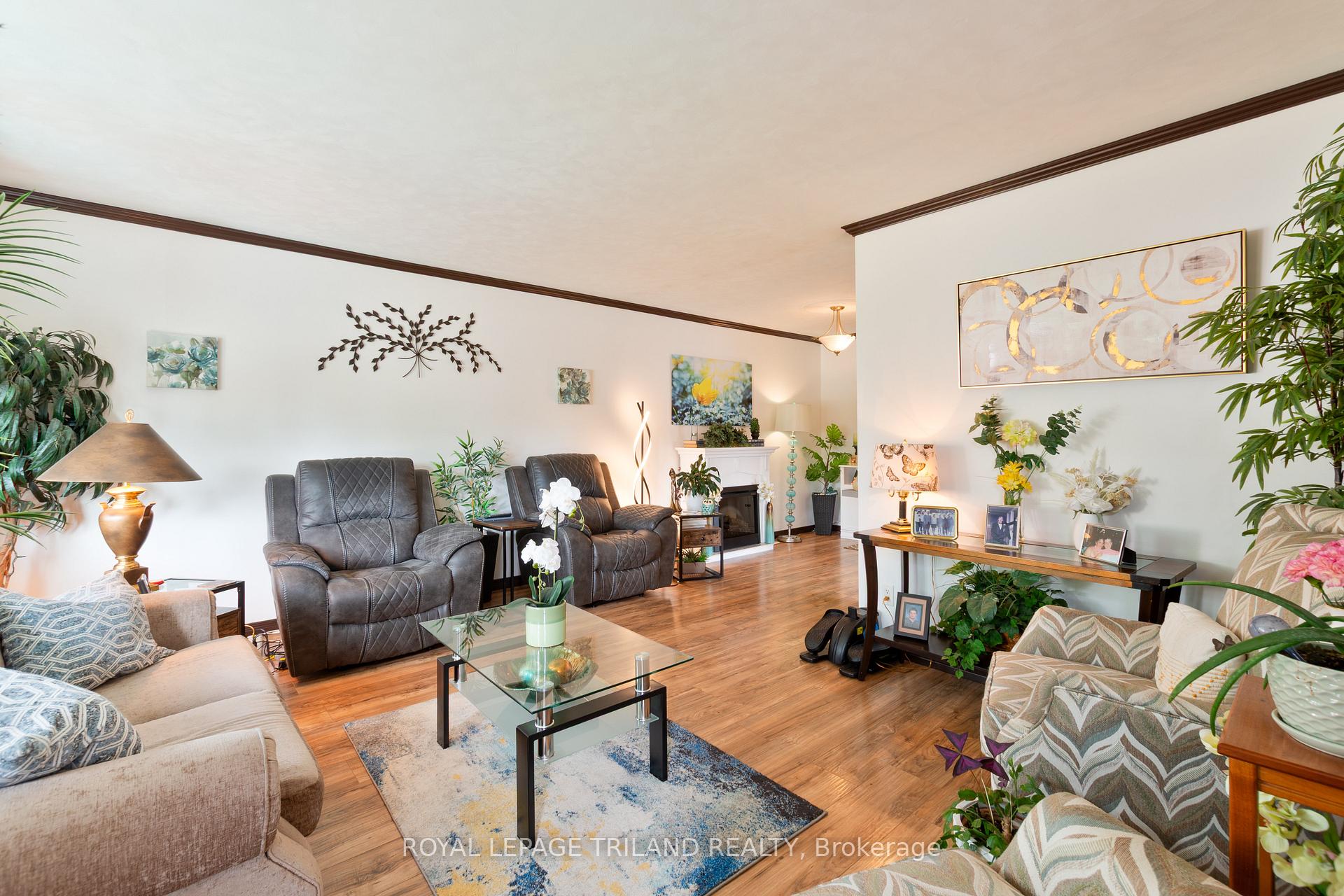 Photo 9 of 11 Gregory Place, St. Thomas — HOMEH