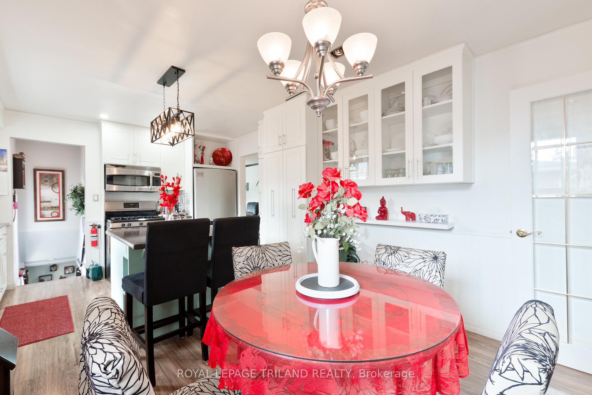Photo 14 of 11 Gregory Place, St. Thomas — HOMEH