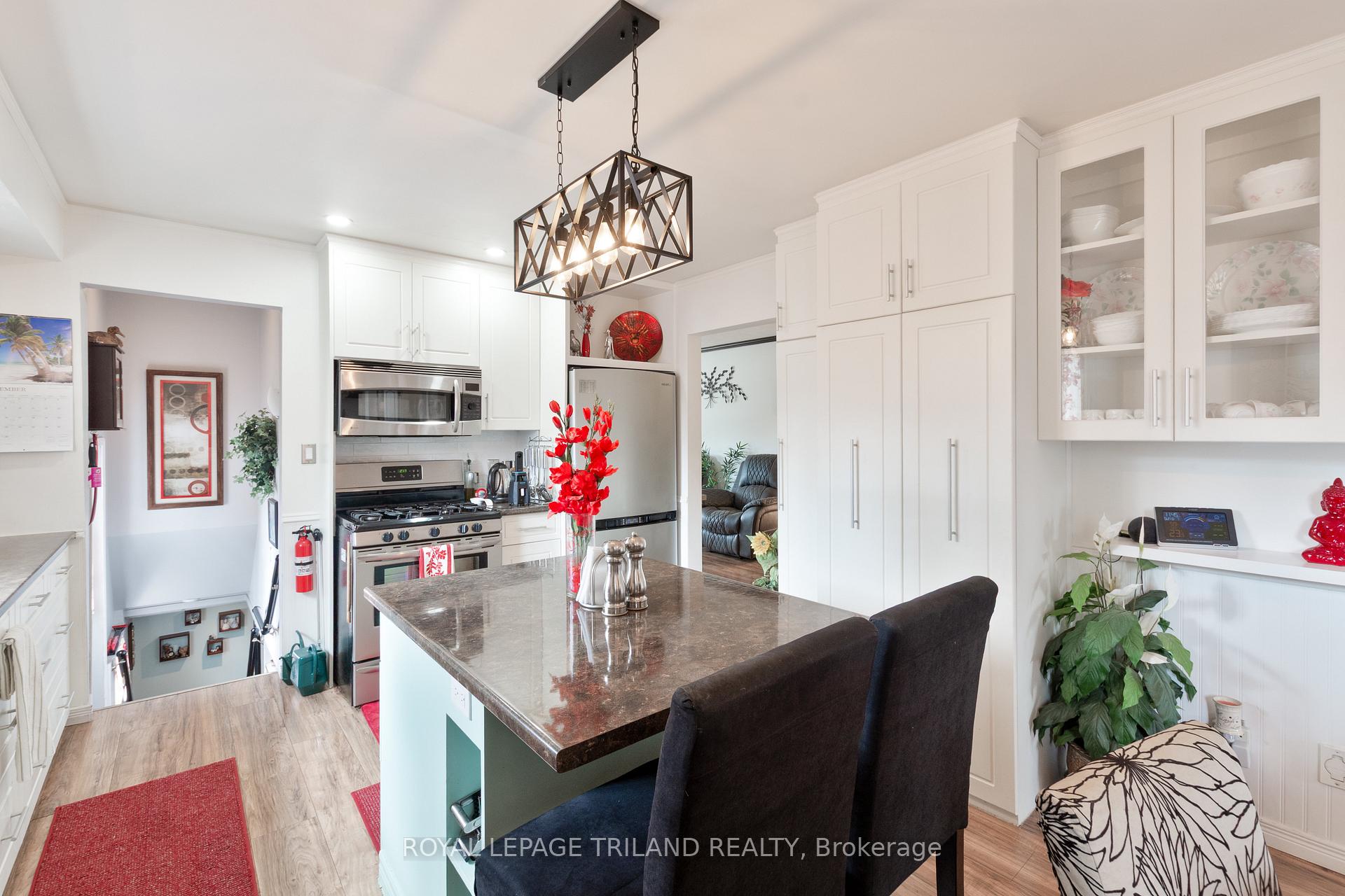 Photo 15 of 11 Gregory Place, St. Thomas — HOMEH