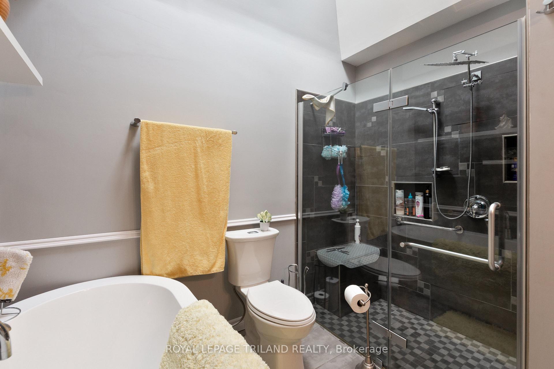 Photo 20 of 11 Gregory Place, St. Thomas — HOMEH