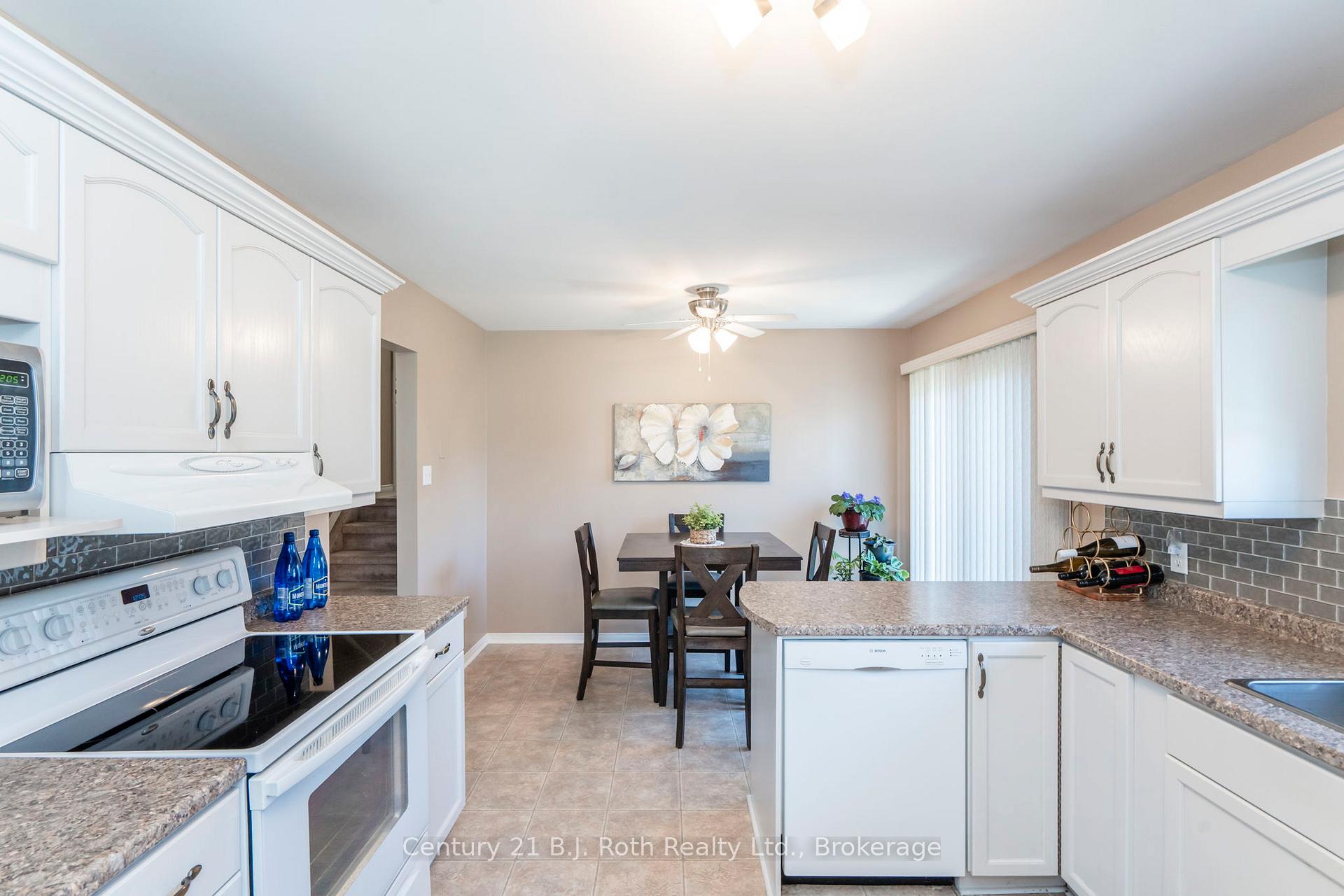 Photo 9 of 13 Archer Crescent, Springwater, Elmvale — HOMEH