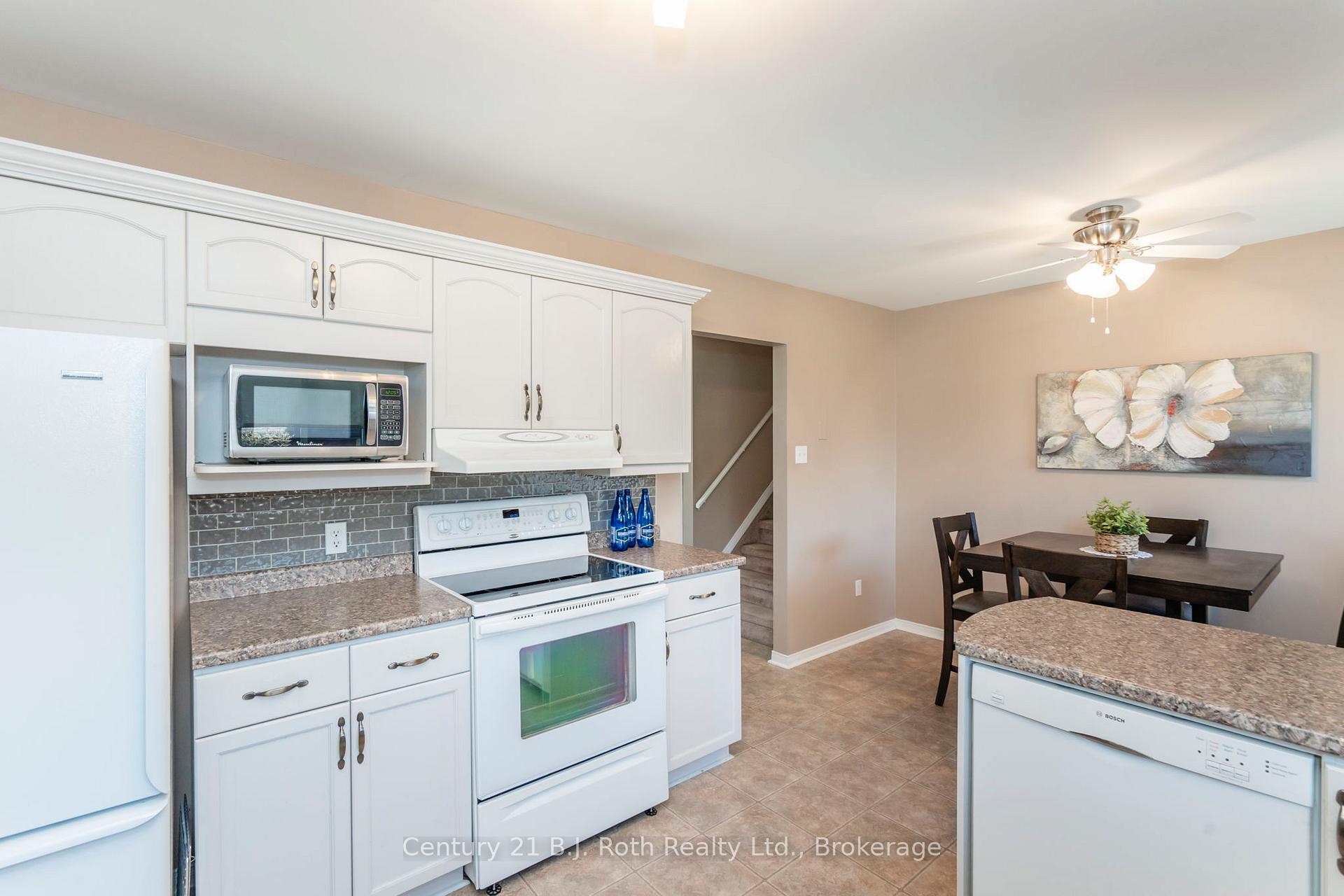 Photo 10 of 13 Archer Crescent, Springwater, Elmvale — HOMEH