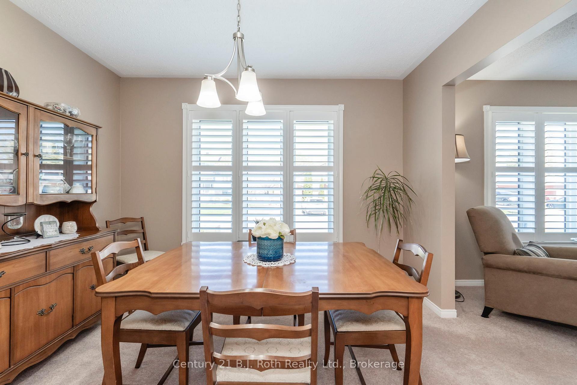 Photo 12 of 13 Archer Crescent, Springwater, Elmvale — HOMEH