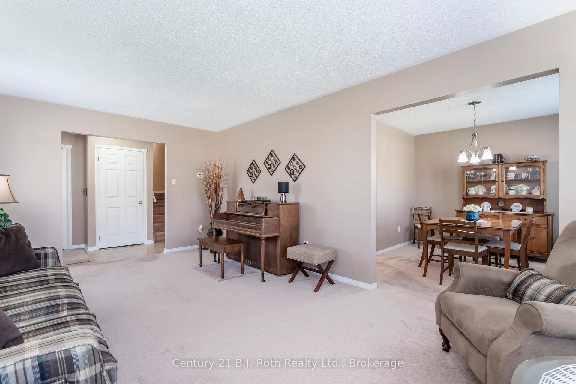 Photo 15 of 13 Archer Crescent, Springwater, Elmvale — HOMEH