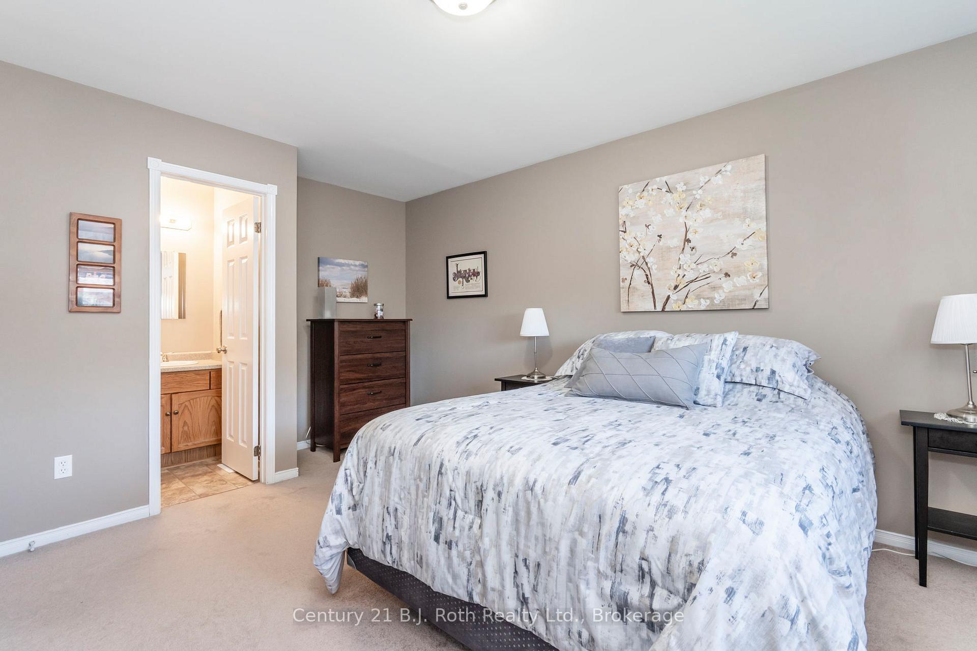 Photo 18 of 13 Archer Crescent, Springwater, Elmvale — HOMEH