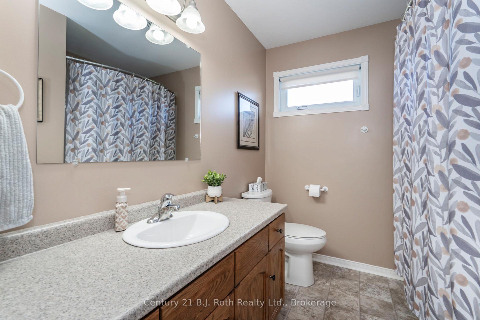 Photo 23 of 13 Archer Crescent, Springwater, Elmvale — HOMEH