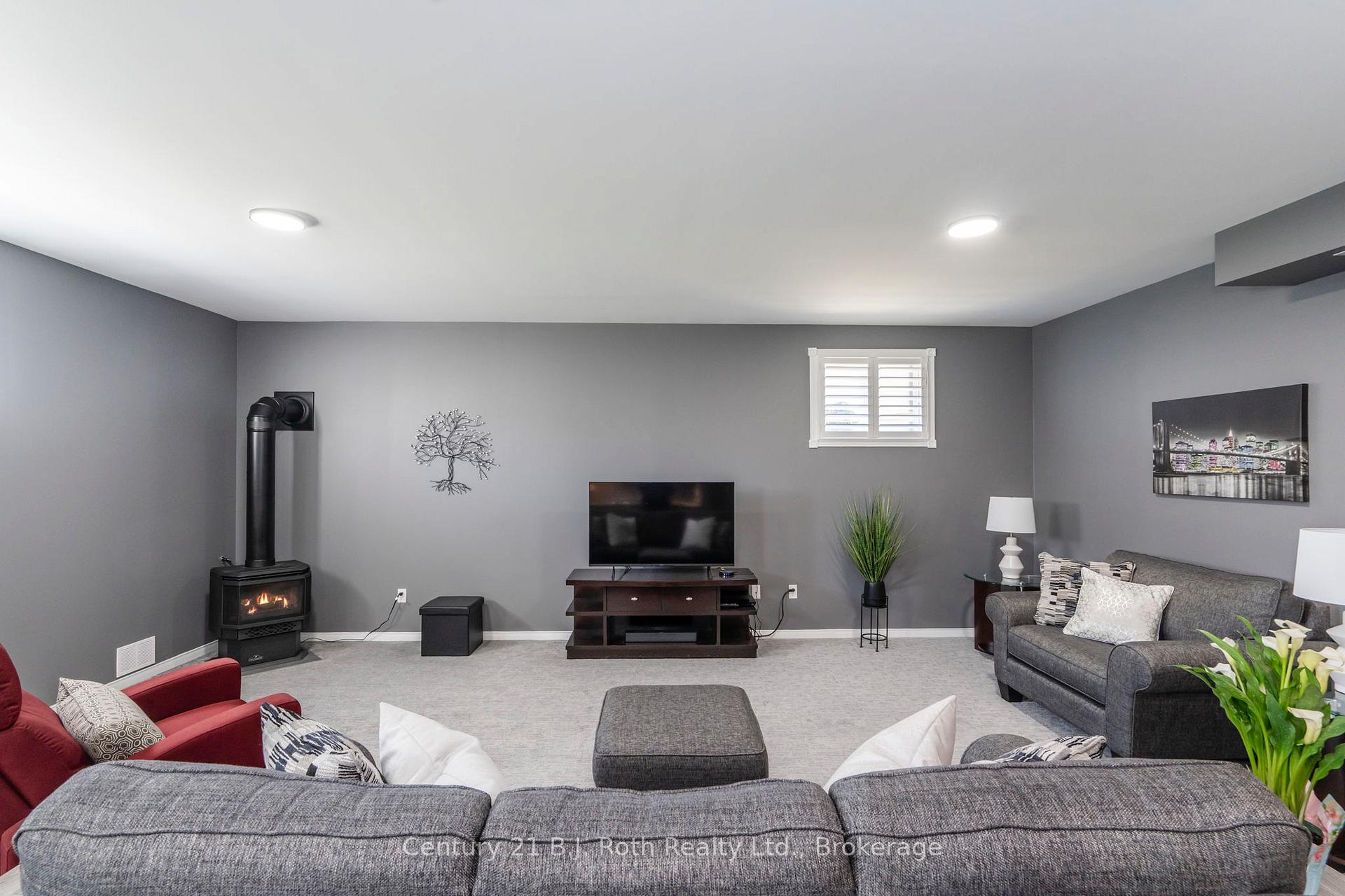 Photo 24 of 13 Archer Crescent, Springwater, Elmvale — HOMEH
