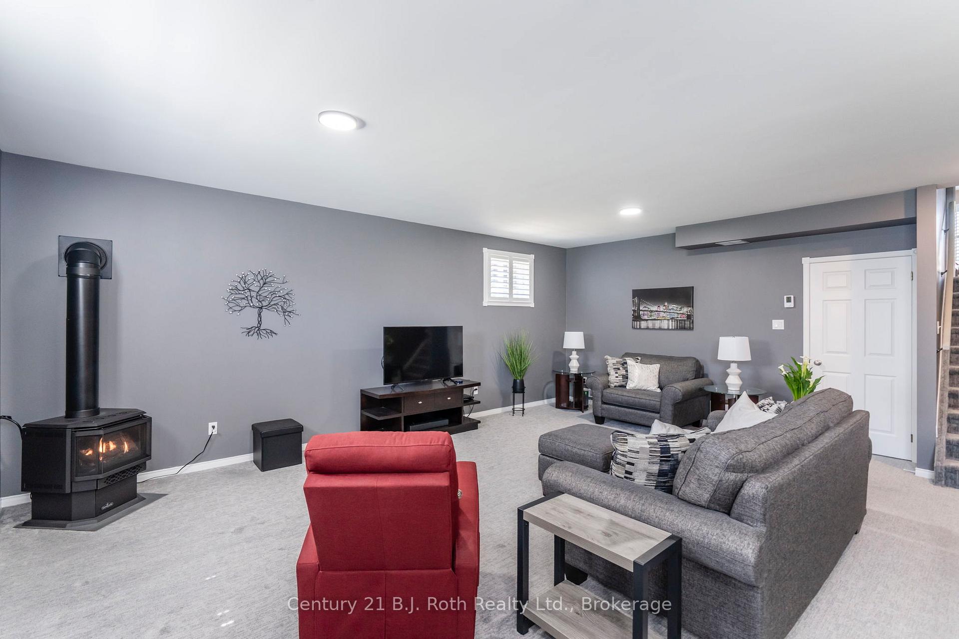 Photo 25 of 13 Archer Crescent, Springwater, Elmvale — HOMEH