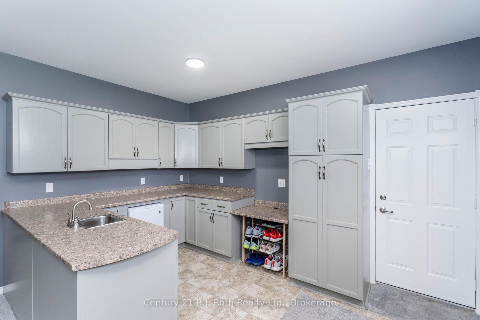 Photo 28 of 13 Archer Crescent, Springwater, Elmvale — HOMEH