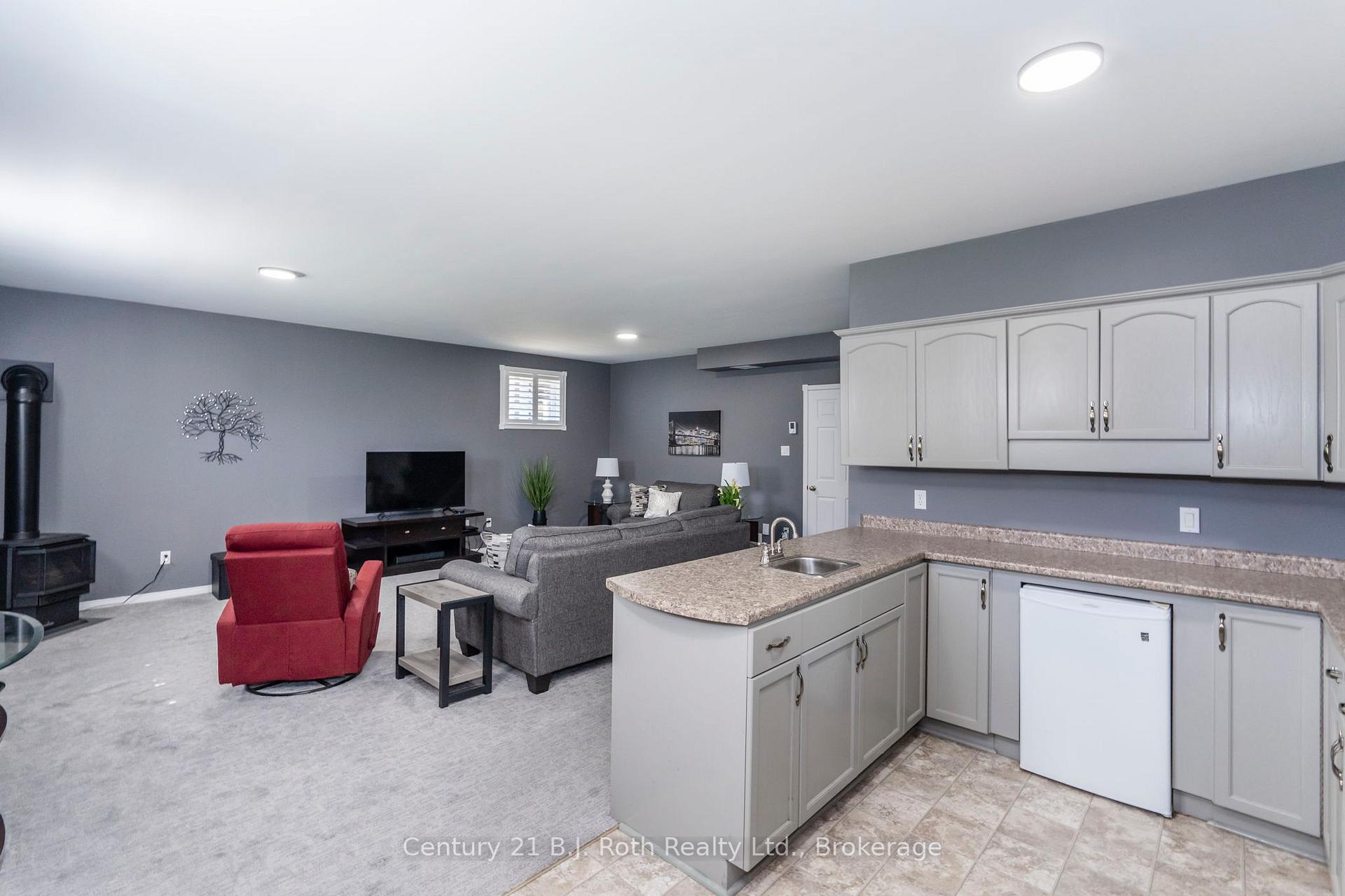 Photo 29 of 13 Archer Crescent, Springwater, Elmvale — HOMEH