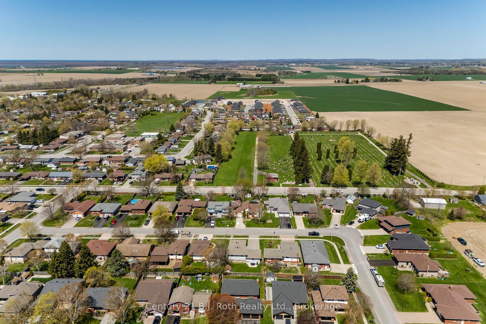 Photo 39 of 13 Archer Crescent, Springwater, Elmvale — HOMEH