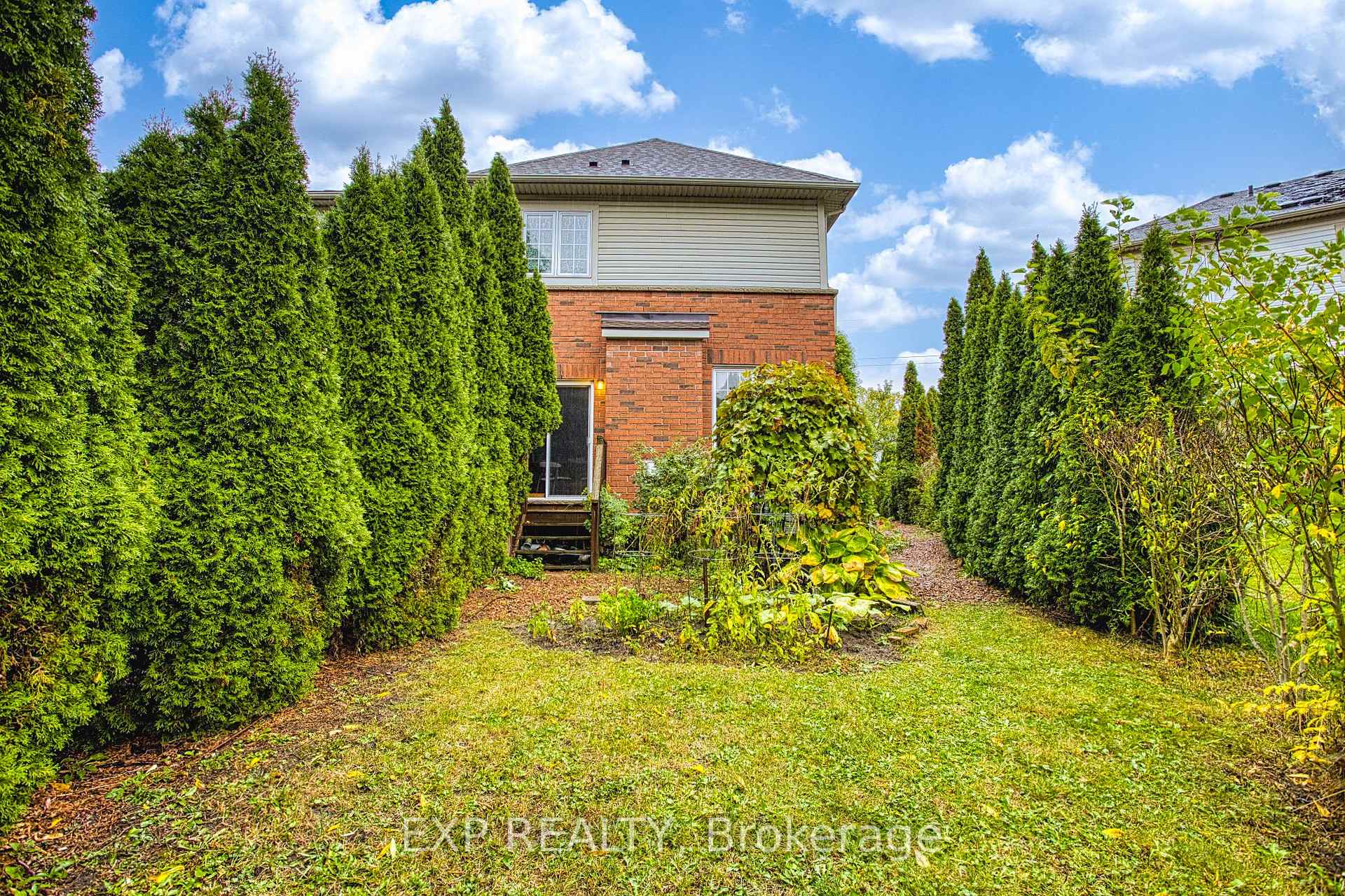Photo 33 of 15 Chloe Street, St. Catharines, E. Chester — HOMEH