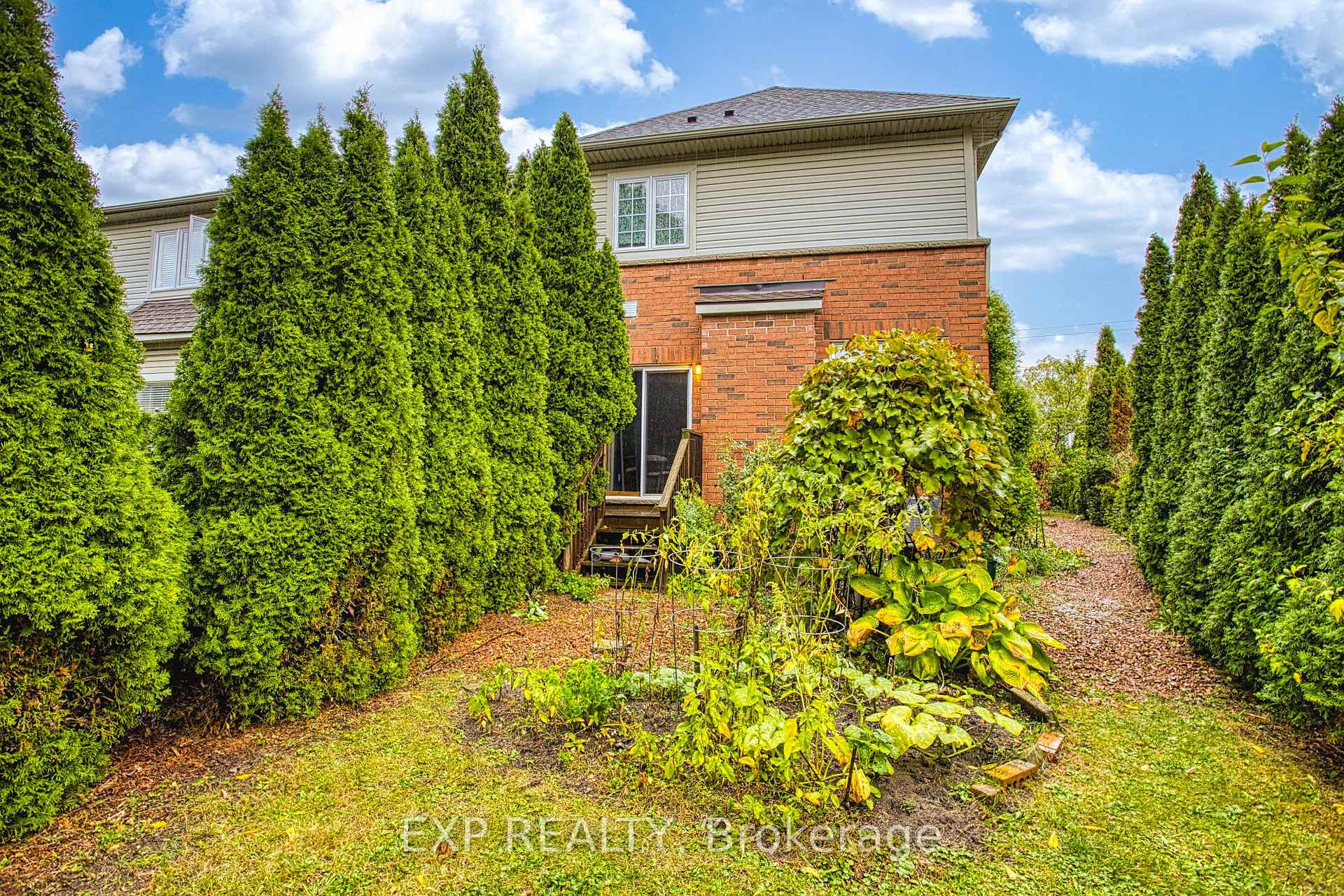 Photo 34 of 15 Chloe Street, St. Catharines, E. Chester — HOMEH