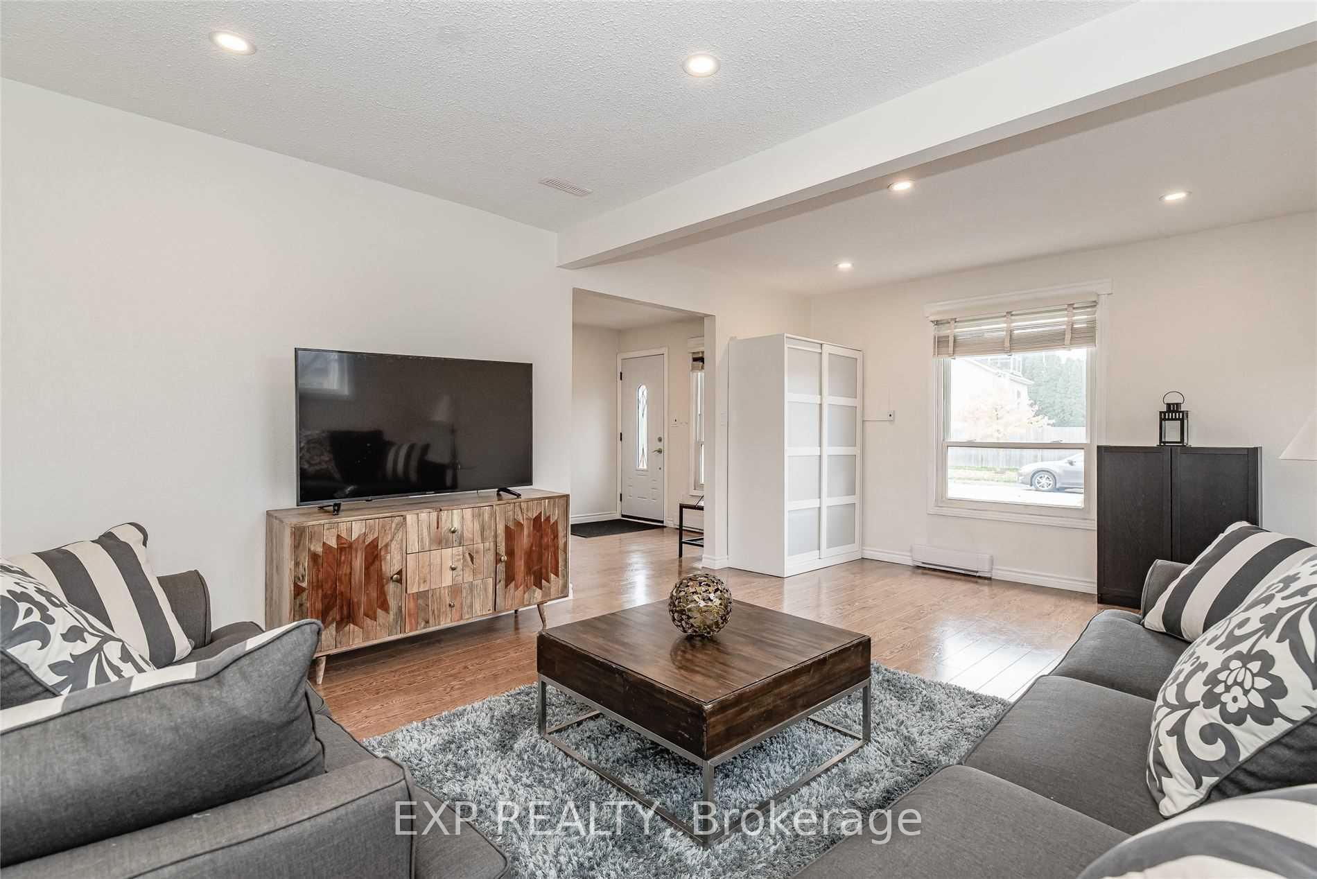 Photo 2 of Unit 2A Willcher, 237 Lakeshore Road, St. Catharines, Lakeshore — HOMEH