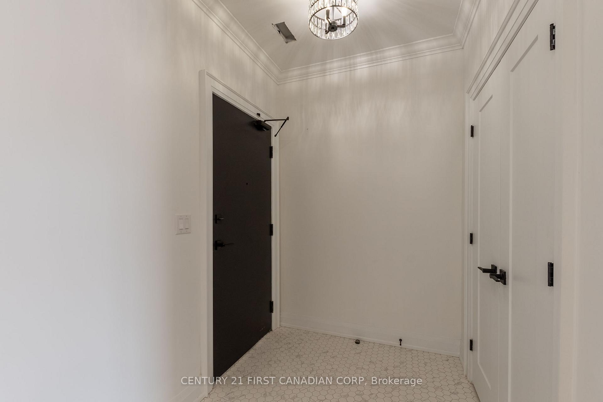 Photo 2 of Unit 15, 16 hincks Street, St. Thomas — HOMEH