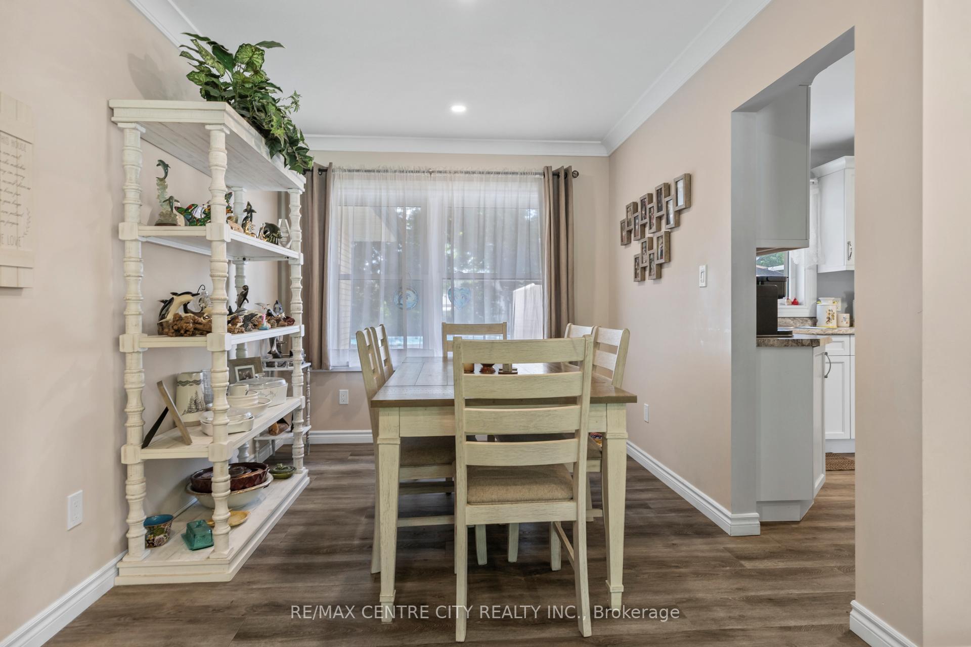 Photo 8 of 241 Forest Avenue, St. Thomas — HOMEH