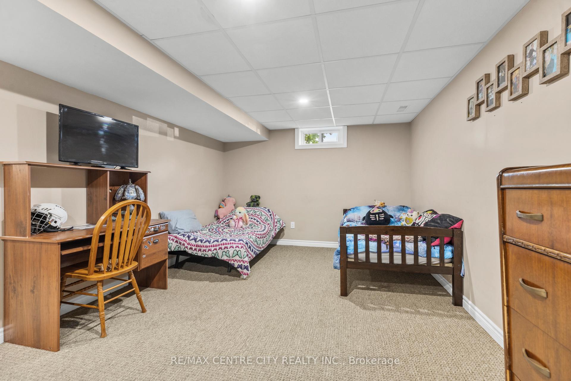 Photo 16 of 241 Forest Avenue, St. Thomas — HOMEH