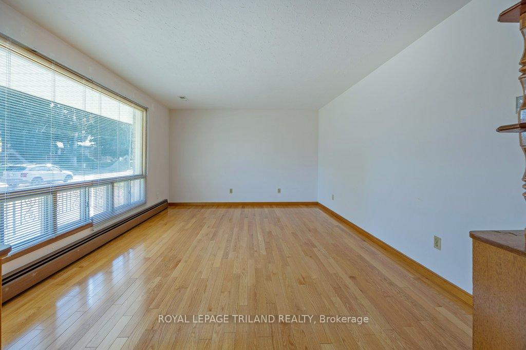 Photo 7 of 66 Park Avenue, St. Thomas — HOMEH